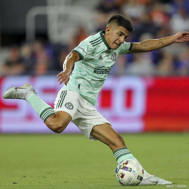 今晚阿贾克斯调整名单以备NBA季后赛，单刀错失环节打磨，压力陡增，赛程密集仍需轮换的简单介绍